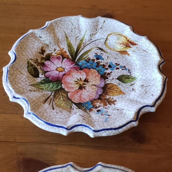 Italian Decorative Flower Pattern 8.25" EUC Plates - Picture 2 of 4
